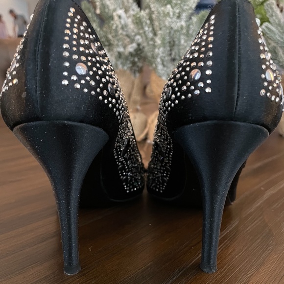 Stuart Weitzman Embellished Black Pumps - Picture 4 of 5